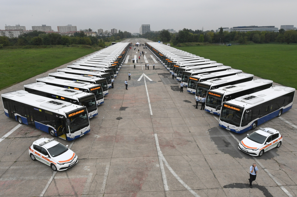 dsc_2580 copy.jpg-86 autobusów Mercedes  Autor: W. Majka