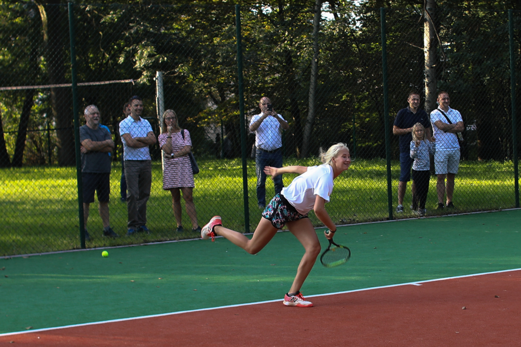 bs-15 września 2018-img_8973.jpg-Tenis,X dzielnica,Kort,Nagrody,Majchrowski  Autor: B. Świerzowski