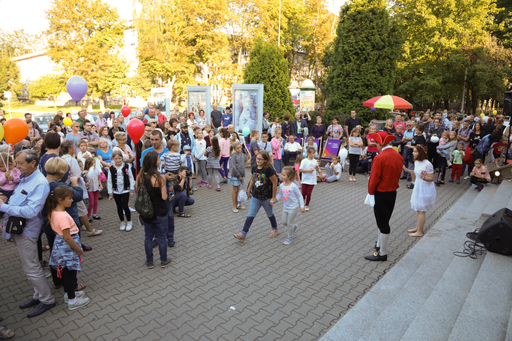 bs-16 września 2018-img_0006.jpg-Teatr ludowy,piknik,Aktorzy,Majchrowski  Autor: B. Świerzowski