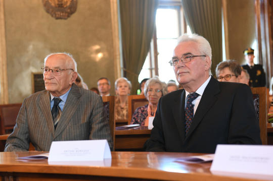 dsc_3865.jpg-„Cracoviae Merenti” Wojciechowi Plewińskiemu i Antoniemu Borg