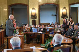 dsc_3977 copy.jpg-„Cracoviae Merenti” Wojciechowi Plewińskiemu i Antoniemu Borg