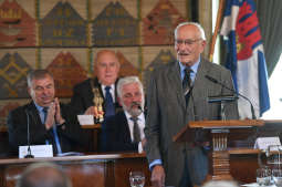 dsc_3993 copy.jpg-„Cracoviae Merenti” Wojciechowi Plewińskiemu i Antoniemu Borg