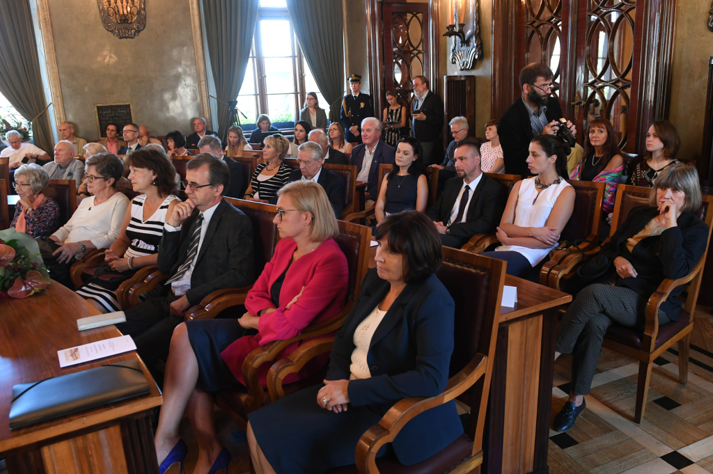 dsc_4009 copy.jpg-„Cracoviae Merenti” Wojciechowi Plewińskiemu i Antoniemu Borg  Autor: W. Majka