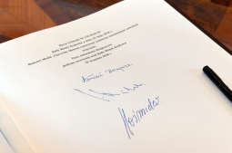 dsc_4109 copy.jpg-„Cracoviae Merenti” Wojciechowi Plewińskiemu i Antoniemu Borg