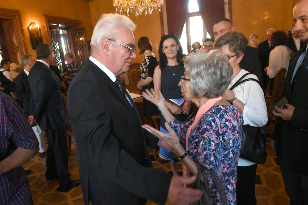 dsc_4116 copy.jpg-„Cracoviae Merenti” Wojciechowi Plewińskiemu i Antoniemu Borg  Autor: W. Majka