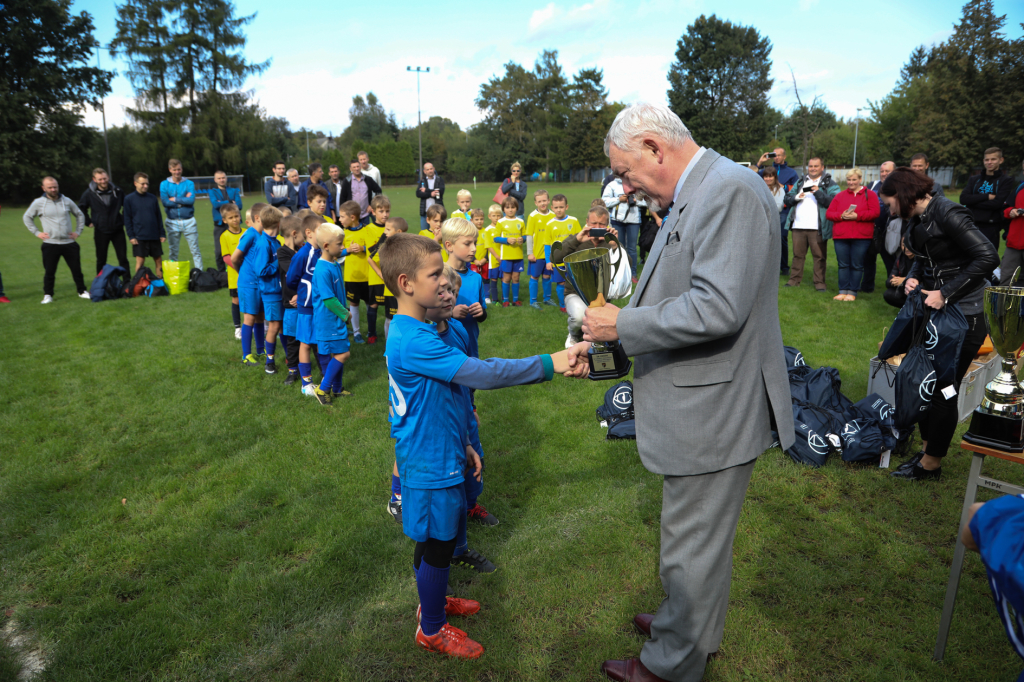 bs-22 września 2018-img_2318.jpg-Turniej,piłka nożna,Tramwaj,Prezydent,Majchrowski,puchary  Autor: B. Świerzowski