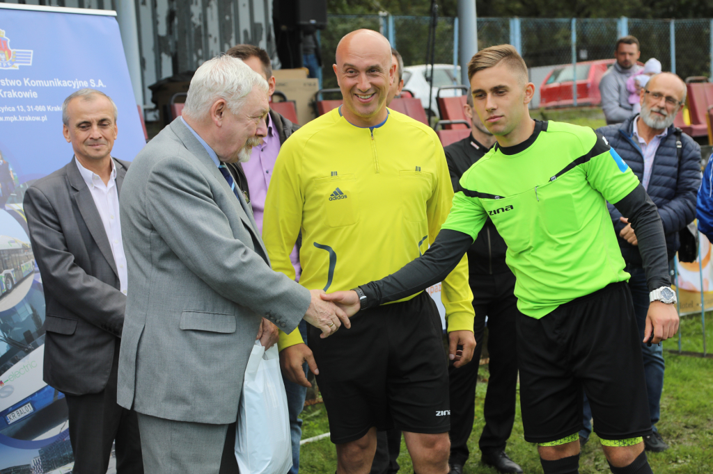 bs-22 września 2018-img_2515.jpg-Turniej,piłka nożna,Tramwaj,Prezydent,Majchrowski,puchary  Autor: B. Świerzowski