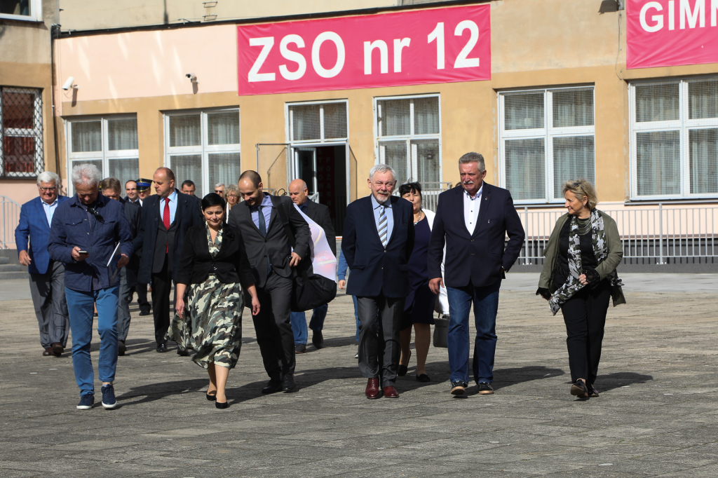 bs-29 września 2018-img_3717.jpg-Boisko,Szkoła,ZSO12,Majchrowski,Wojskowe  Autor: B. Świerzowski