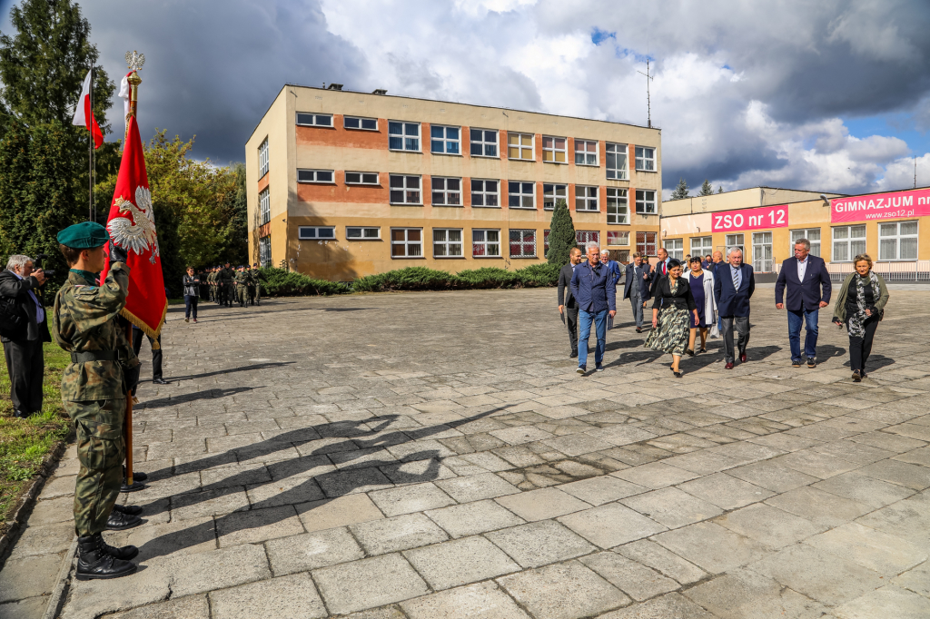 bs-29 września 2018-img_3720.jpg-Boisko,Szkoła,ZSO12,Majchrowski,Wojskowe  Autor: B. Świerzowski