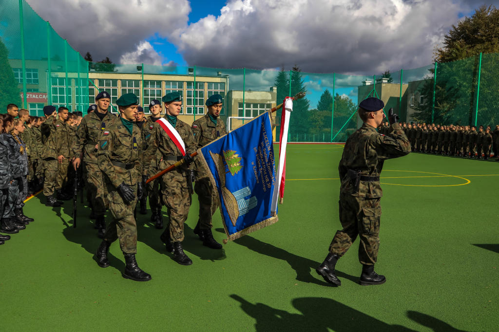 bs-29 września 2018-img_3750.jpg-Boisko,Szkoła,ZSO12,Majchrowski,Wojskowe  Autor: B. Świerzowski