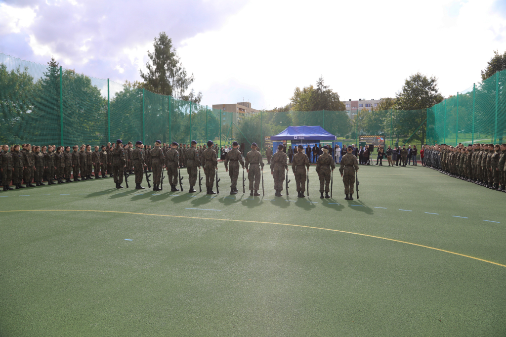 bs-29 września 2018-img_3977.jpg-Boisko,Szkoła,ZSO12,Majchrowski,Wojskowe  Autor: B. Świerzowski