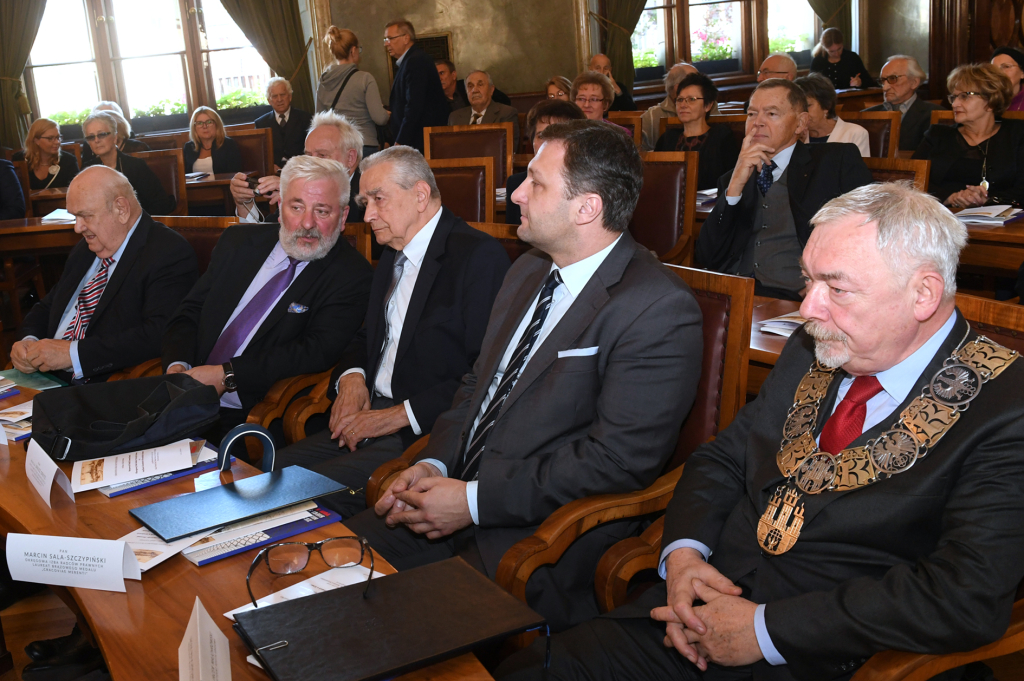 dsc_7974.jpg-„Cracoviae Merenti”  Autor: W. Majka