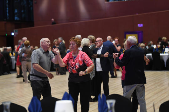 dsc_7170.jpg-Bal Seniora