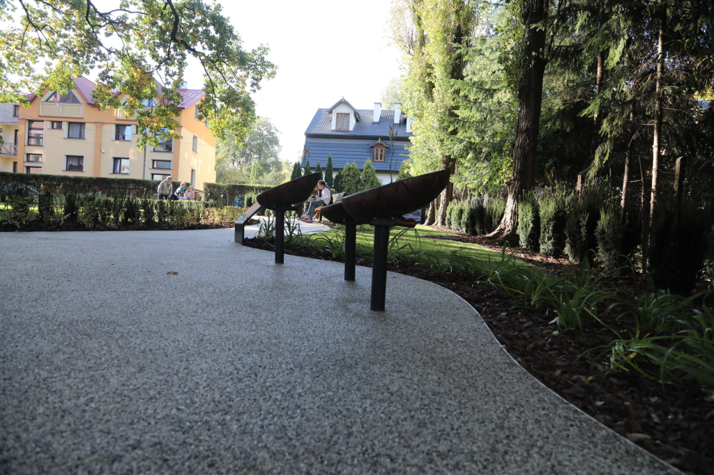 20181006155248_img_6873.jpg-Park kieszonkowy,Celarowska,Majchrowski,Ogród,Dąb  Autor: B. Świerzowski