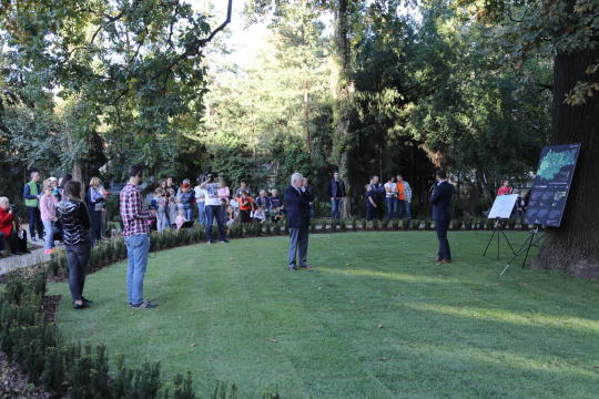 20181006164255_img_6933.jpg-Park kieszonkowy,Celarowska,Majchrowski,Ogród,Dąb