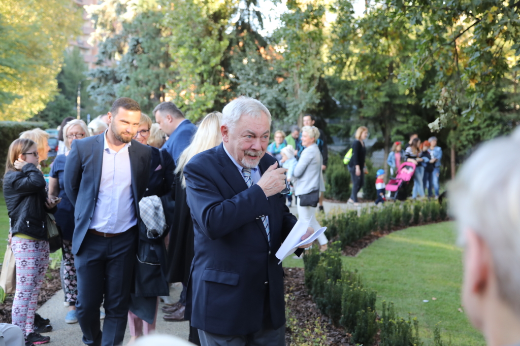 20181006164909_img_6971.jpg-Park kieszonkowy,Celarowska,Majchrowski,Ogród,Dąb  Autor: B. Świerzowski