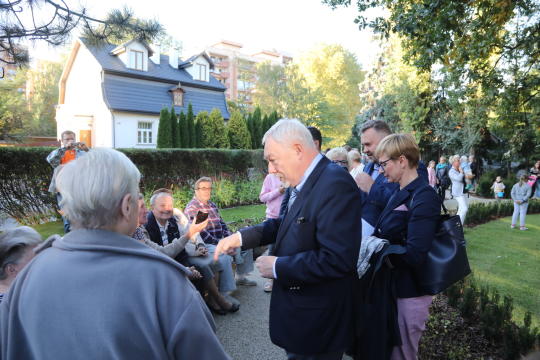 20181006164922_img_6973.jpg-Park kieszonkowy,Celarowska,Majchrowski,Ogród,Dąb