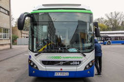 bs-07 października 2018-img_7116.jpg-Parada autobusów,MPK,Tauron Arena,Majchrowski