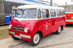 bs-07 października 2018-img_7148.jpg-Parada autobusów,MPK,Tauron Arena,Majchrowski