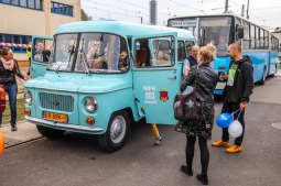 bs-07 października 2018-img_7166.jpg-Parada autobusów,MPK,Tauron Arena,Majchrowski