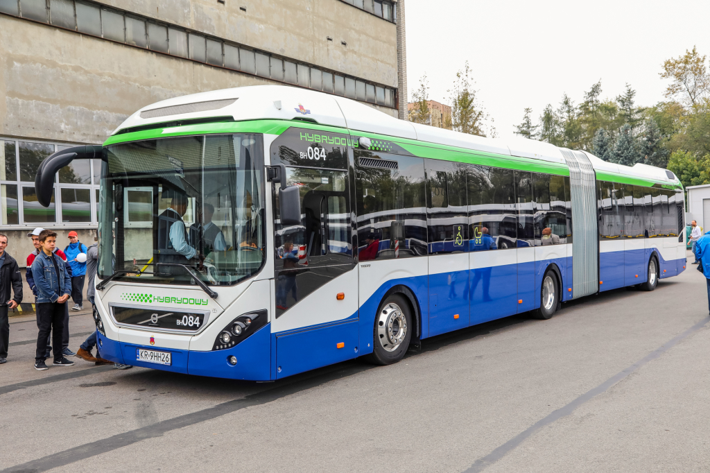 bs-07 października 2018-img_7186.jpg-Parada autobusów,MPK,Tauron Arena,Majchrowski  Autor: B. Świerzowski