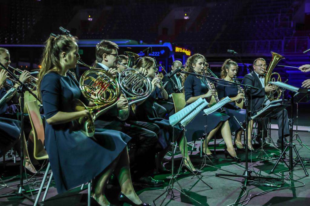 bs-07 października 2018-img_7286.jpg-Parada autobusów,MPK,Tauron Arena,Majchrowski  Autor: B. Świerzowski