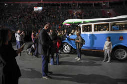 bs-07 października 2018-img_7291.jpg-Parada autobusów,MPK,Tauron Arena,Majchrowski