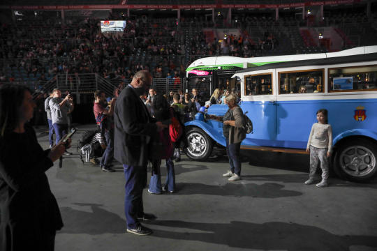 bs-07 października 2018-img_7291.jpg-Parada autobusów,MPK,Tauron Arena,Majchrowski