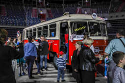 bs-07 października 2018-img_7307.jpg-Parada autobusów,MPK,Tauron Arena,Majchrowski