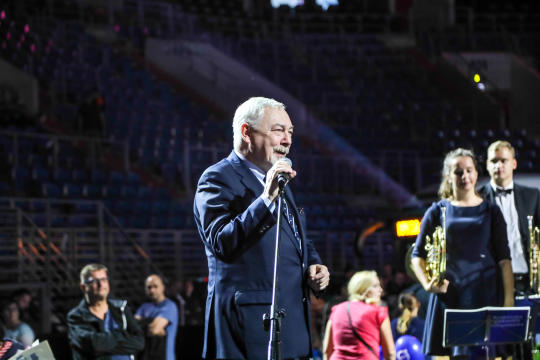 bs-07 października 2018-img_7325.jpg-Parada autobusów,MPK,Tauron Arena,Majchrowski