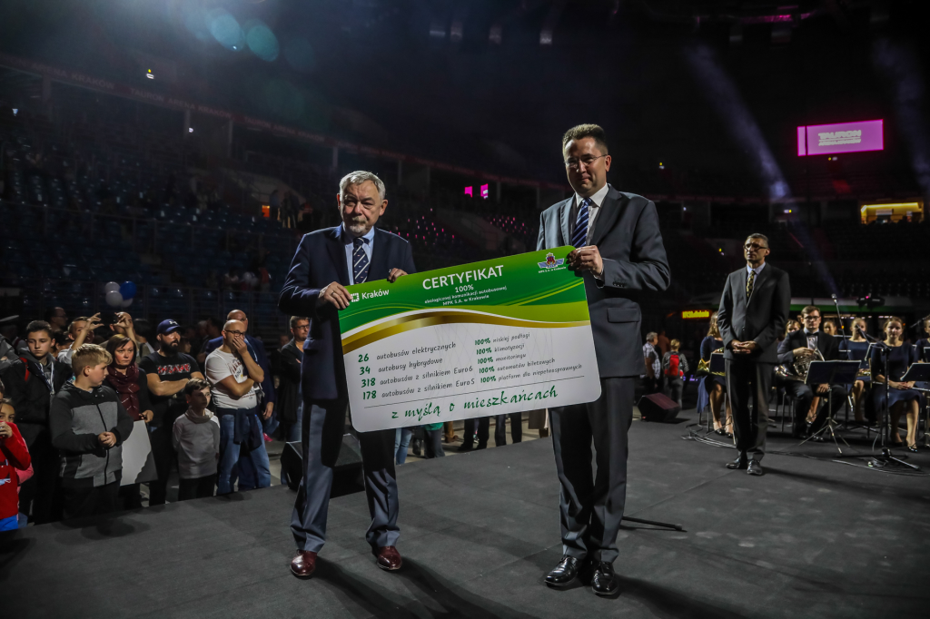 bs-07 października 2018-img_7385.jpg-Parada autobusów,MPK,Tauron Arena,Majchrowski  Autor: B. Świerzowski