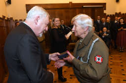 dsc_0127 copy.jpg-Honoris Gratia