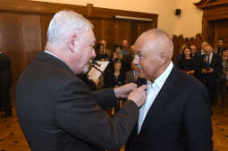 dsc_0152 copy.jpg-Honoris Gratia