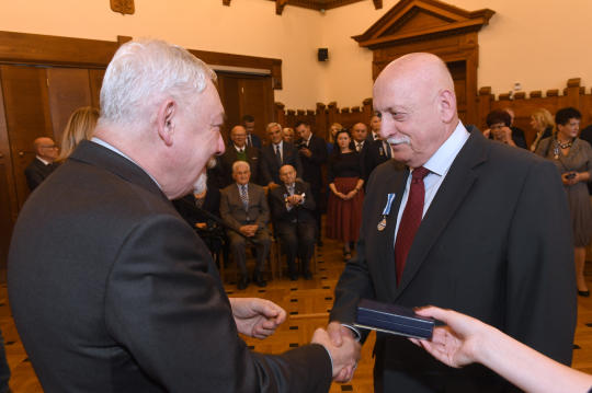 dsc_0159 copy.jpg-Honoris Gratia