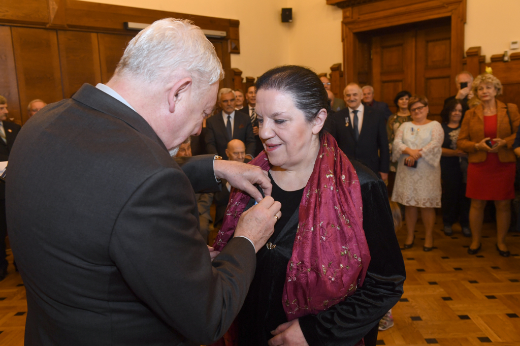 dsc_0187 copy.jpg-Honoris Gratia  Autor: W. Majka