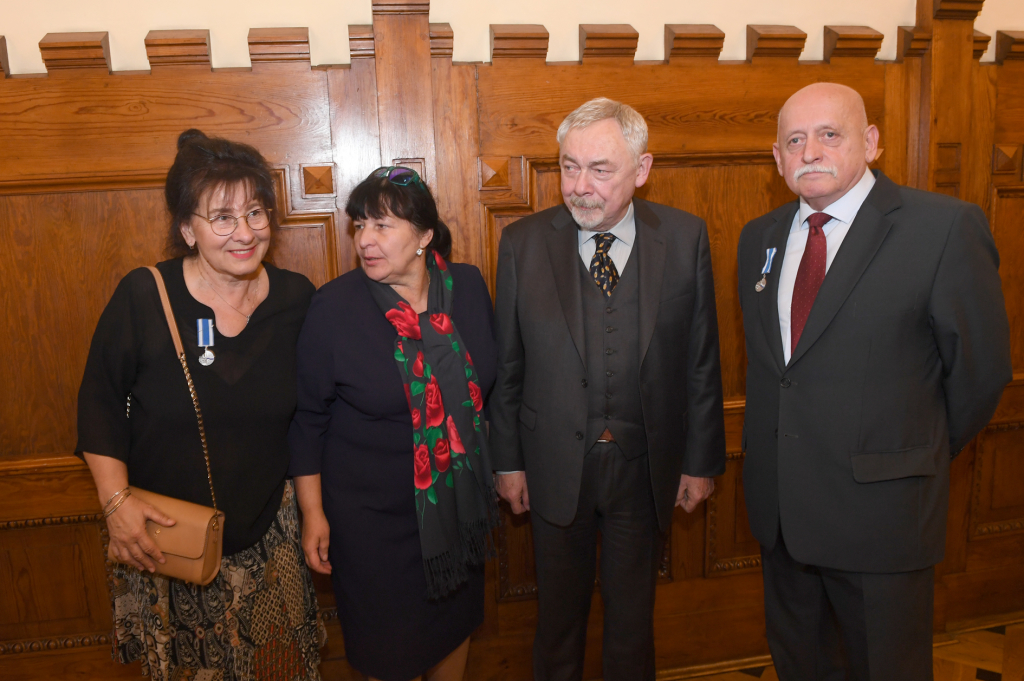 dsc_0208 copy.jpg-Honoris Gratia  Autor: W. Majka