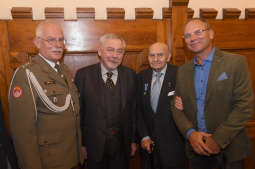 dsc_0218 copy.jpg-Honoris Gratia