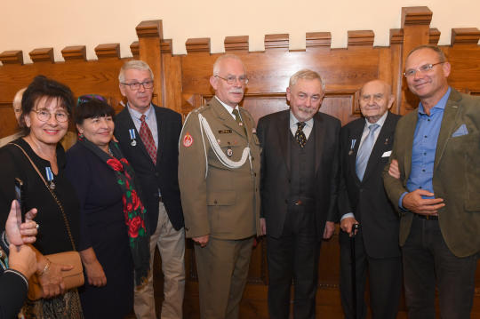 dsc_0221 copy.jpg-Honoris Gratia