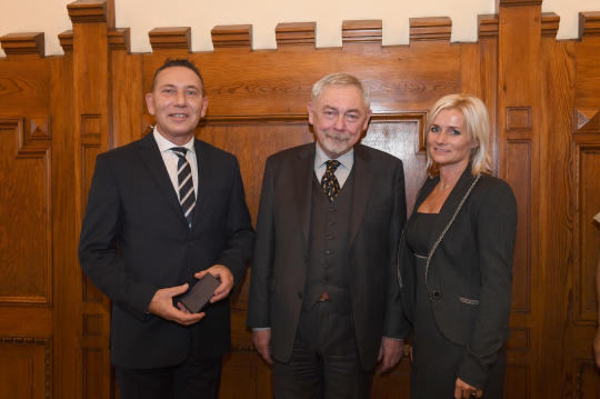 dsc_0232 copy.jpg-Honoris Gratia