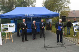 dsc_0735.jpg-Wmurowanie kamienia węgielnego pod budowę Centrum Zapaśniczego