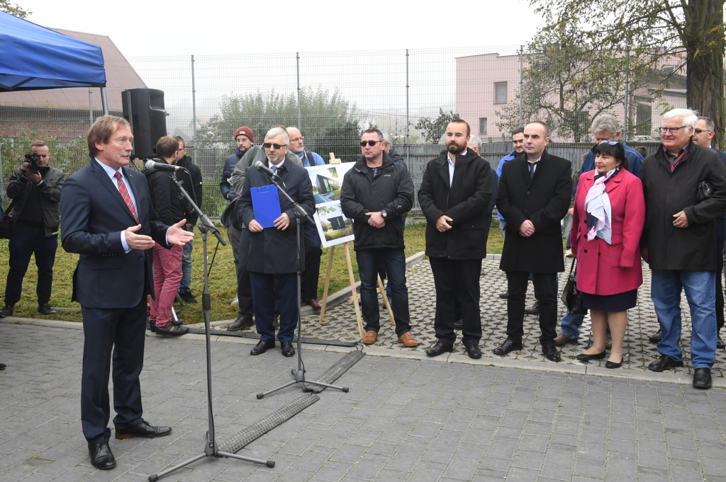 dsc_0779 copy.jpg-Wmurowanie kamienia węgielnego pod budowę Centrum Zapaśniczego  Autor: W. Majka