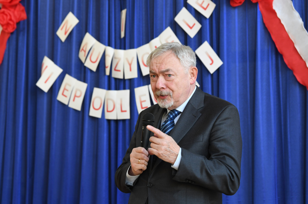 dsc_0988 - kopia.jpg-Otwarcie boiska  SP nr 128  Autor: W. Majka