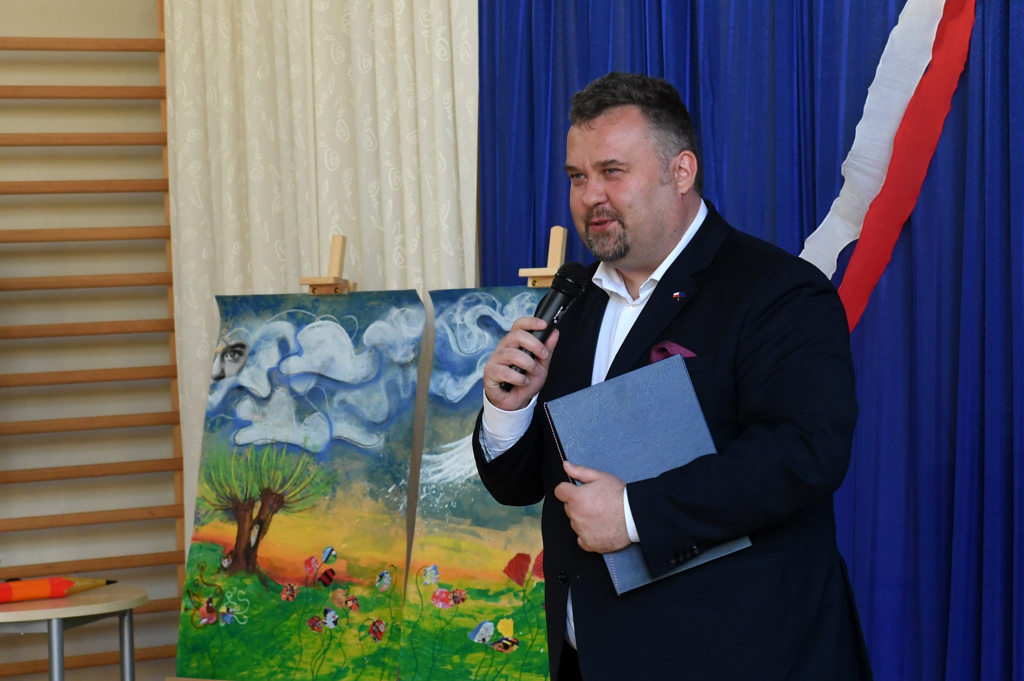 dsc_1015 - kopia.jpg-Otwarcie boiska  SP nr 128  Autor: W. Majka