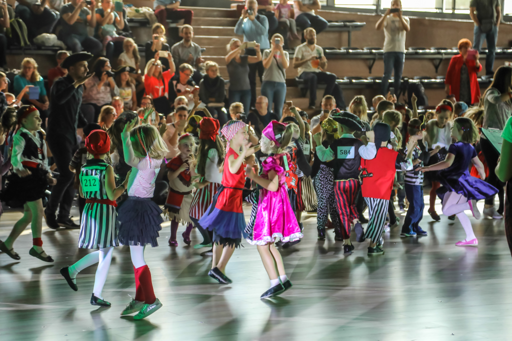 bs-13 października 2018-img_8453.jpg-bieg,taniec  Autor: B. Świerzowski