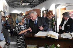 dsc_1381 copy.jpg-Huta Sztuki