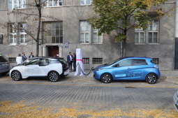 20181018105655_img_0678.jpg-samochód elektryczny, stacja ładowania