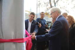 20181018112204_img_0714.jpg-samochód elektryczny, stacja ładowania