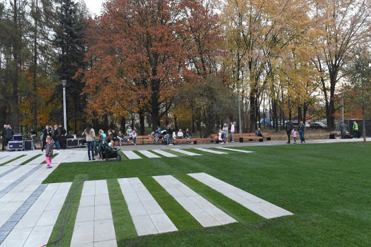 dsc_3279 copy.jpg-Uruchomienie fontanny w Parku Lotników Polskich