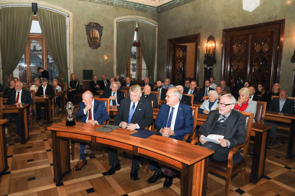 bs-27 października 2018-img_3321.jpg-Automobilklub, Owczyński,PZMOT,Sala Obrad,HG,Majchrowski  Autor: B. Świerzowski