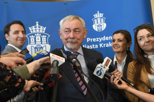 dsc_8085.jpg-Konferencja prasowa prezydenta Jacka Majchrowskiego